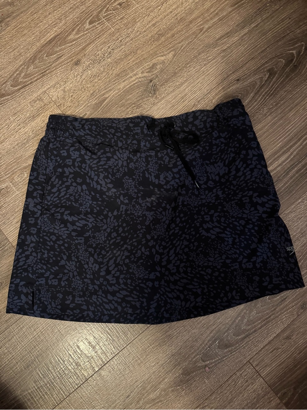 Speedo Women’s Black & Grey Printed Skort with Drawstring